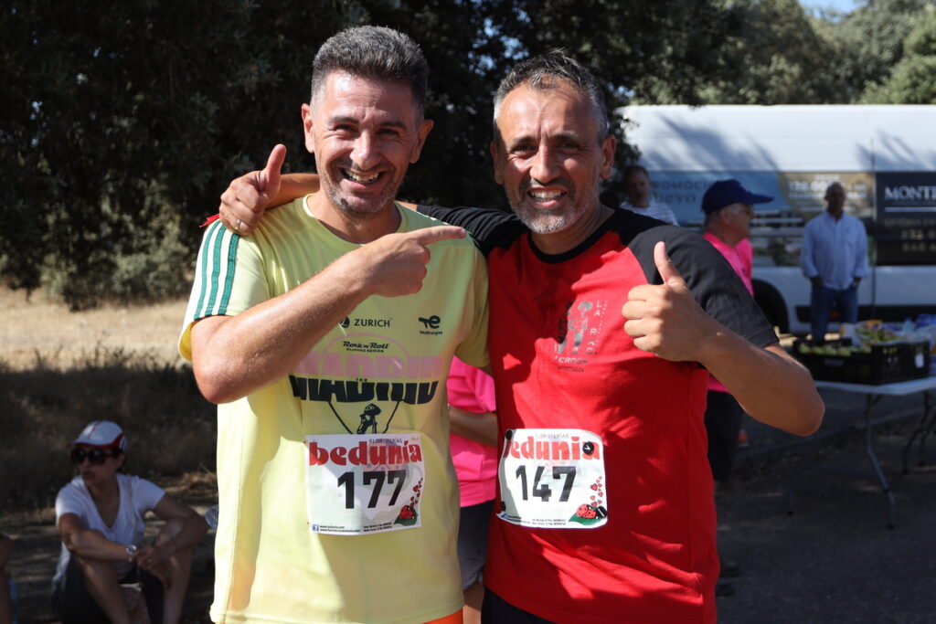 Espectacular estreno del I Cross Urbanizaciones La Rad (Galindo y Perahuy)