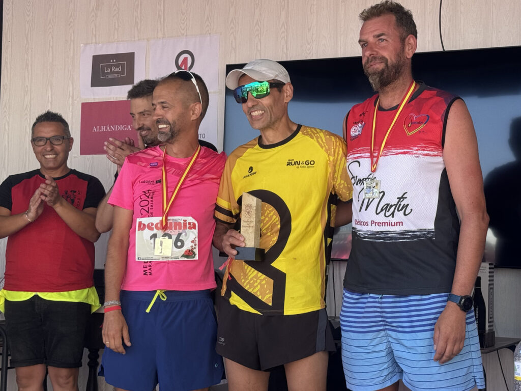 Espectacular estreno del I Cross Urbanizaciones La Rad (Galindo y Perahuy)