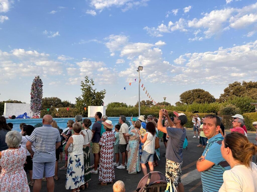 Emotiva actividad de las Mil Grullas de Campo Charro en favor de la paz