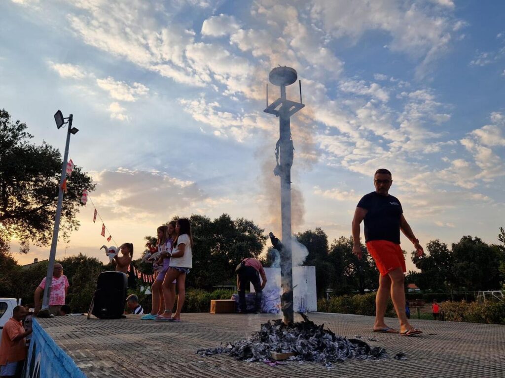 Emotiva actividad de las Mil Grullas de Campo Charro en favor de la paz