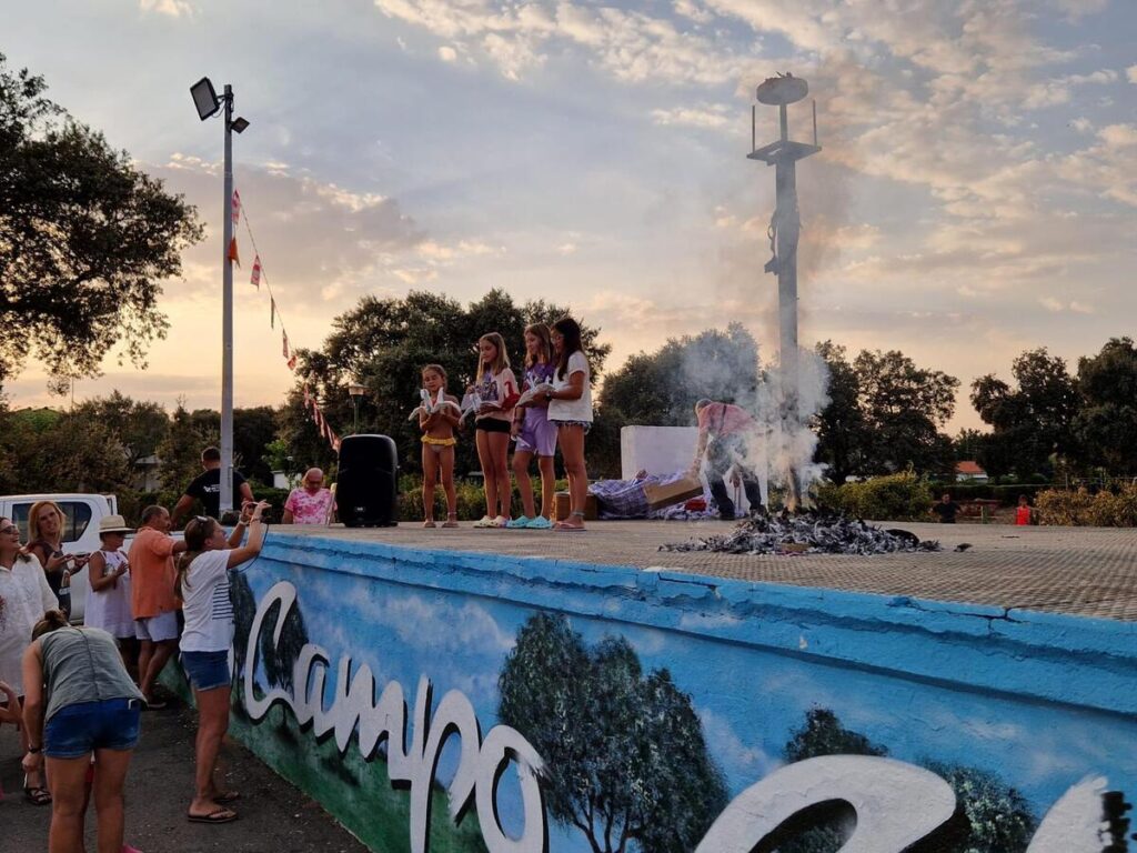 Emotiva actividad de las Mil Grullas de Campo Charro en favor de la paz