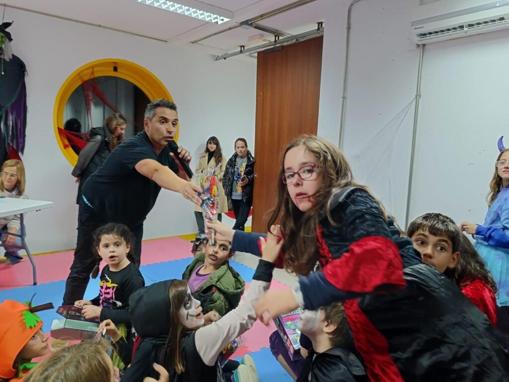 Gran éxito en la Fiesta de Halloween en Galindo y Perahuy: Magia, diversión y tradición