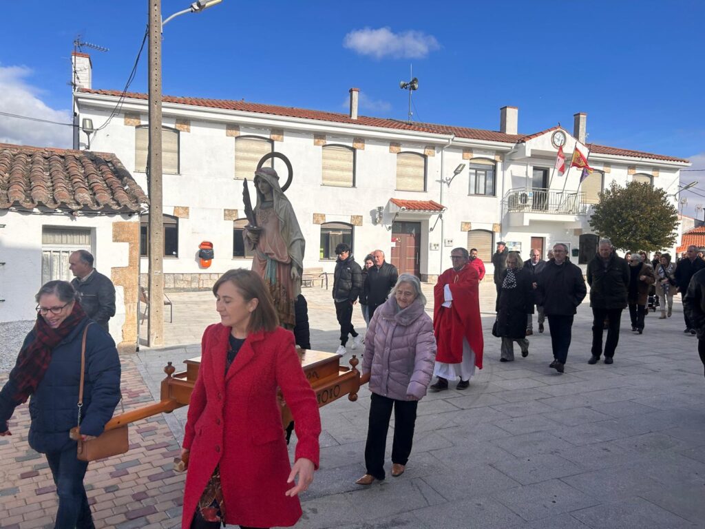 Galindo y Perahuy celebra la misa y procesión en honor a Santa Lucía