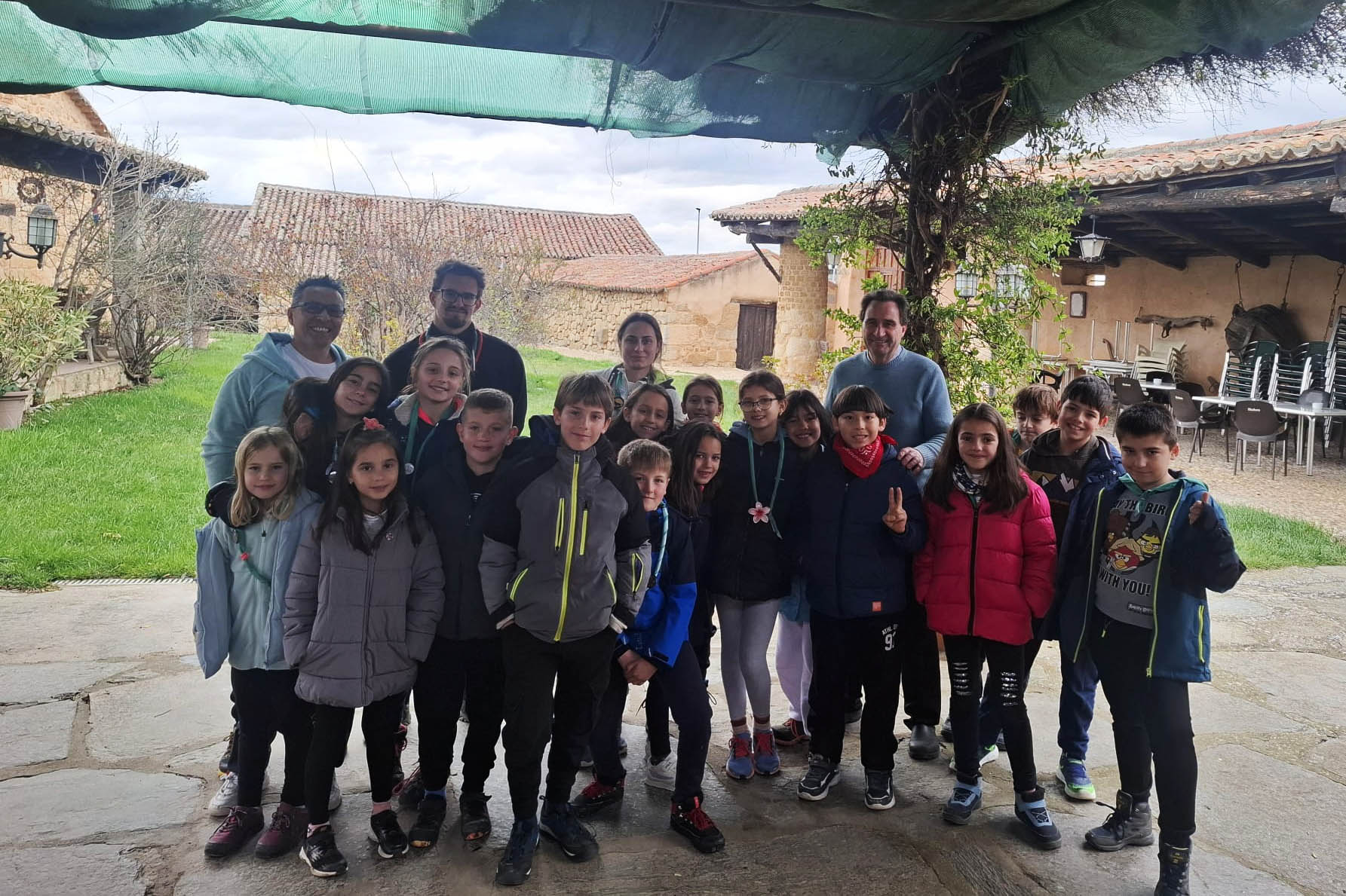Los Scouts del Grupo Dewony visitan la Casa de Labranza Tradicional de Galindo y Perahuy 🏕️🌿