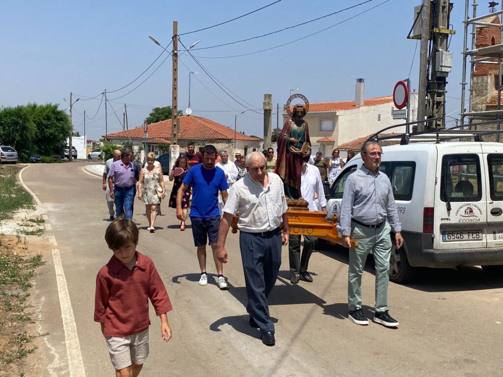 Galindo y Perahuy honra a su patrón, Santo Tomás