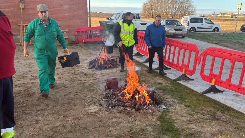 Éxito de la III Fiesta de la Matanza Tradicional, que proclama a José María Rodríguez como matancero de honor