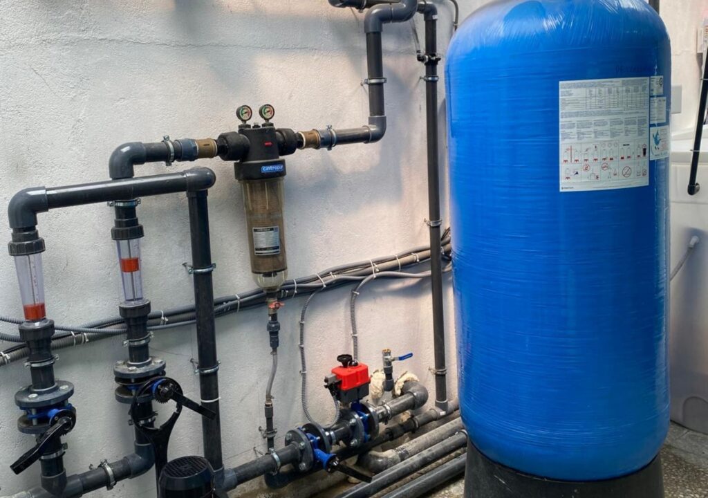 El Ayuntamiento pone a punto la planta de tratamiento de nitratos y mejora la eficiencia energética del sistema de abastecimiento.